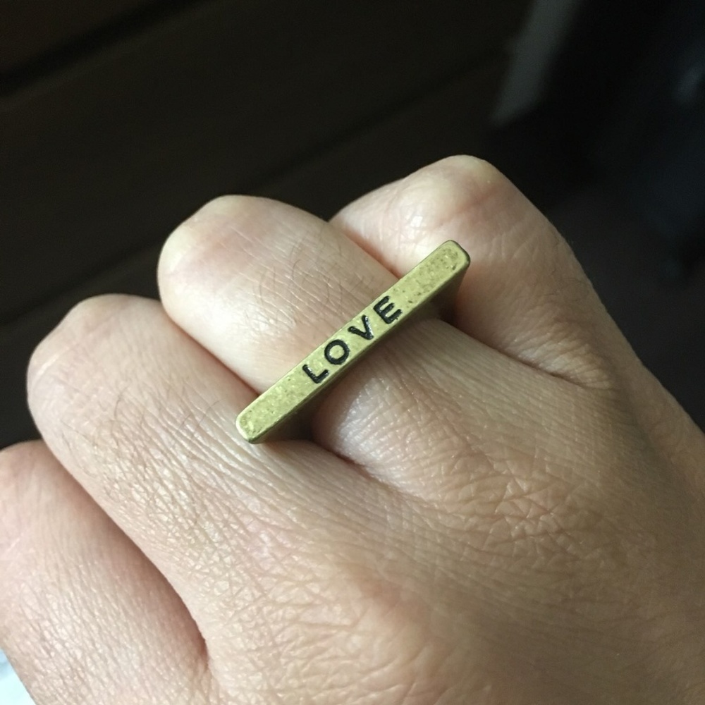3/$15 ** Love Horizontal Bar Ring NWOT